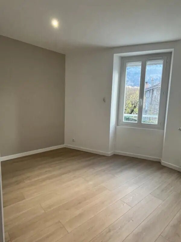 Appartement à louer, 74m², Vaulnaveys-le-Haut