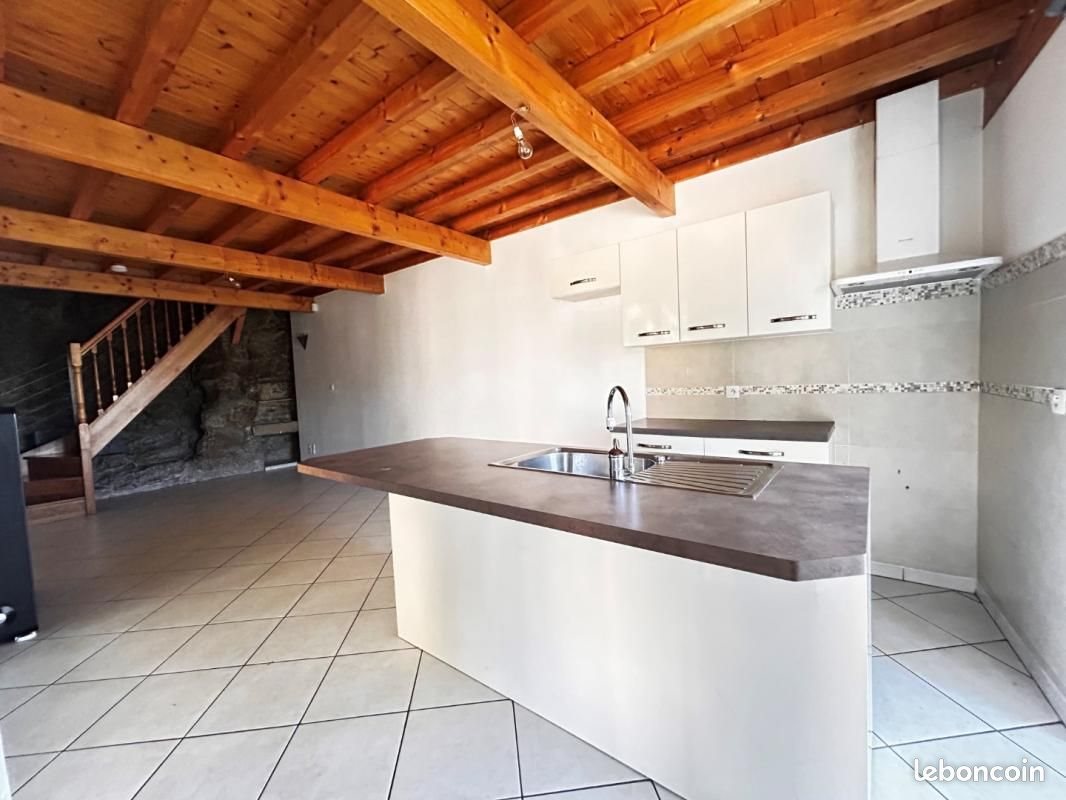 Maison à louer, 57m², Beauchastel