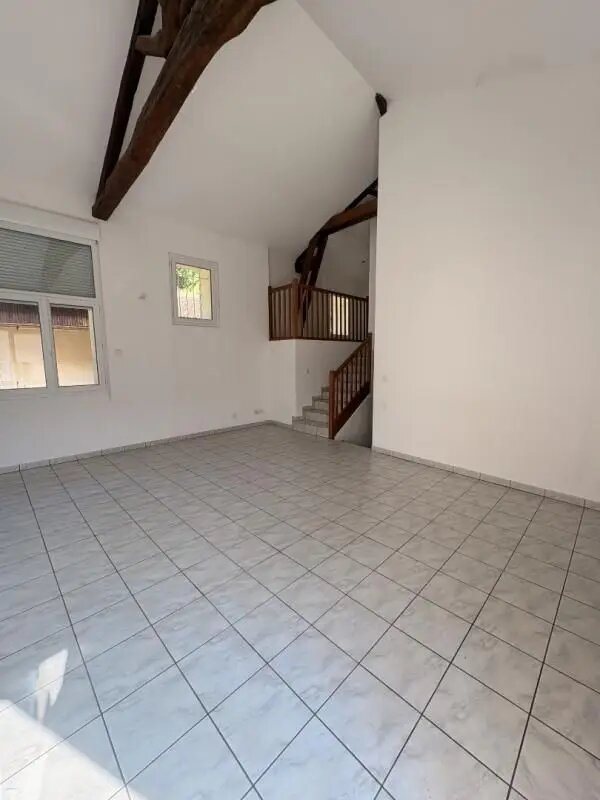 Appartement à louer, 84m², Saint-Vérand