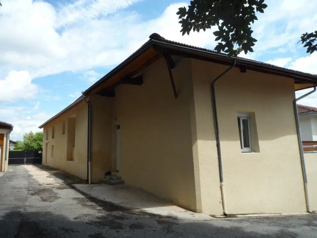 Appartement à louer, 84m², Saint-Vérand