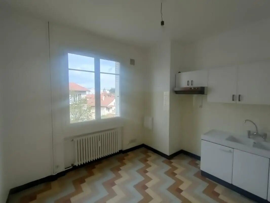 Appartement à louer, 79m², Roussillon