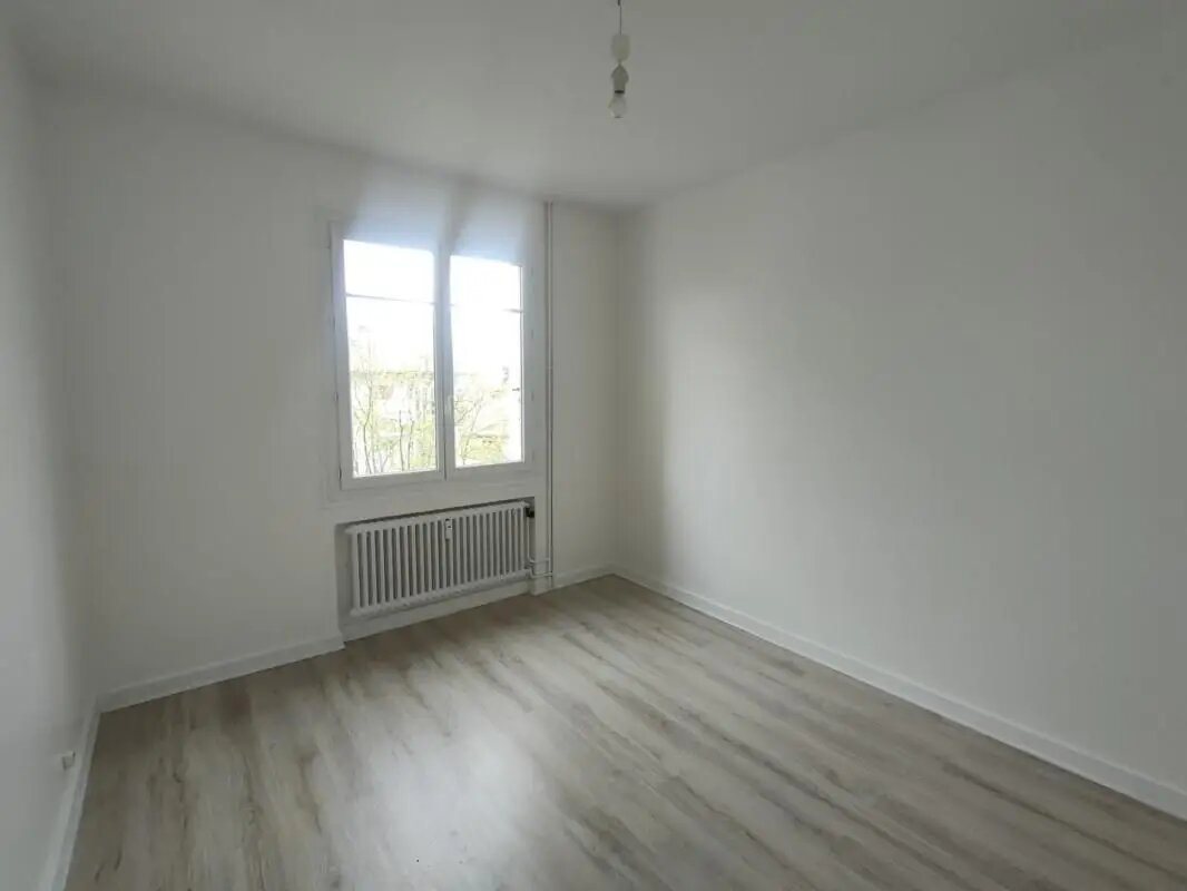 Appartement à louer, 79m², Roussillon