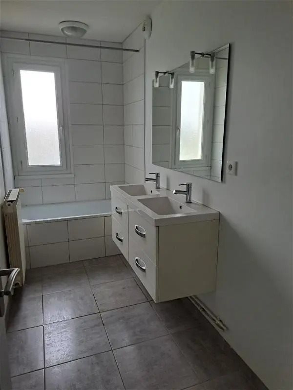 Appartement à louer, 73m², Beausemblant
