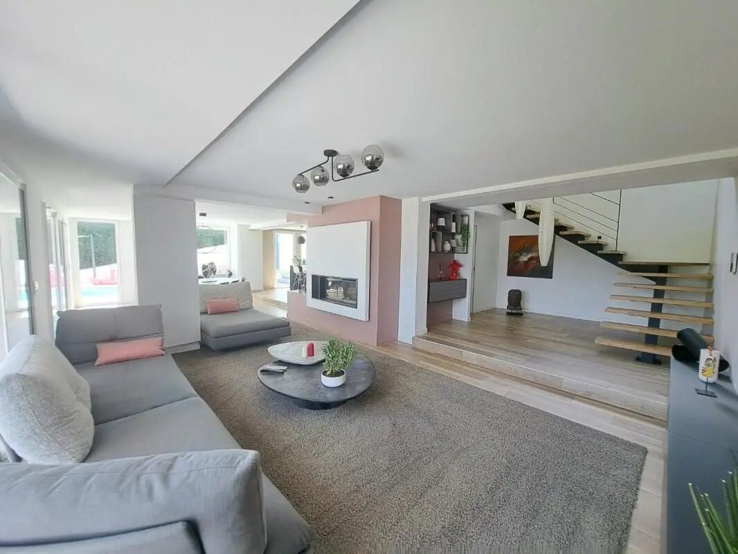 Maison à louer, 198m², Varces-Allières-et-Risset