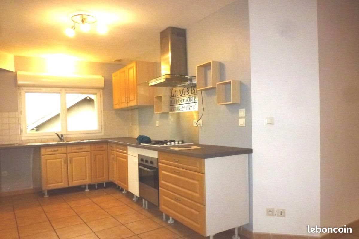Appartement à louer, 85m², Saint-André-le-Gaz