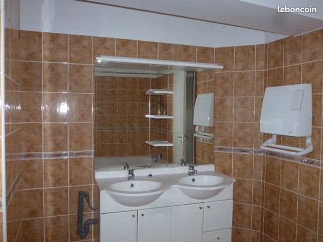 Appartement à louer, 85m², Saint-André-le-Gaz