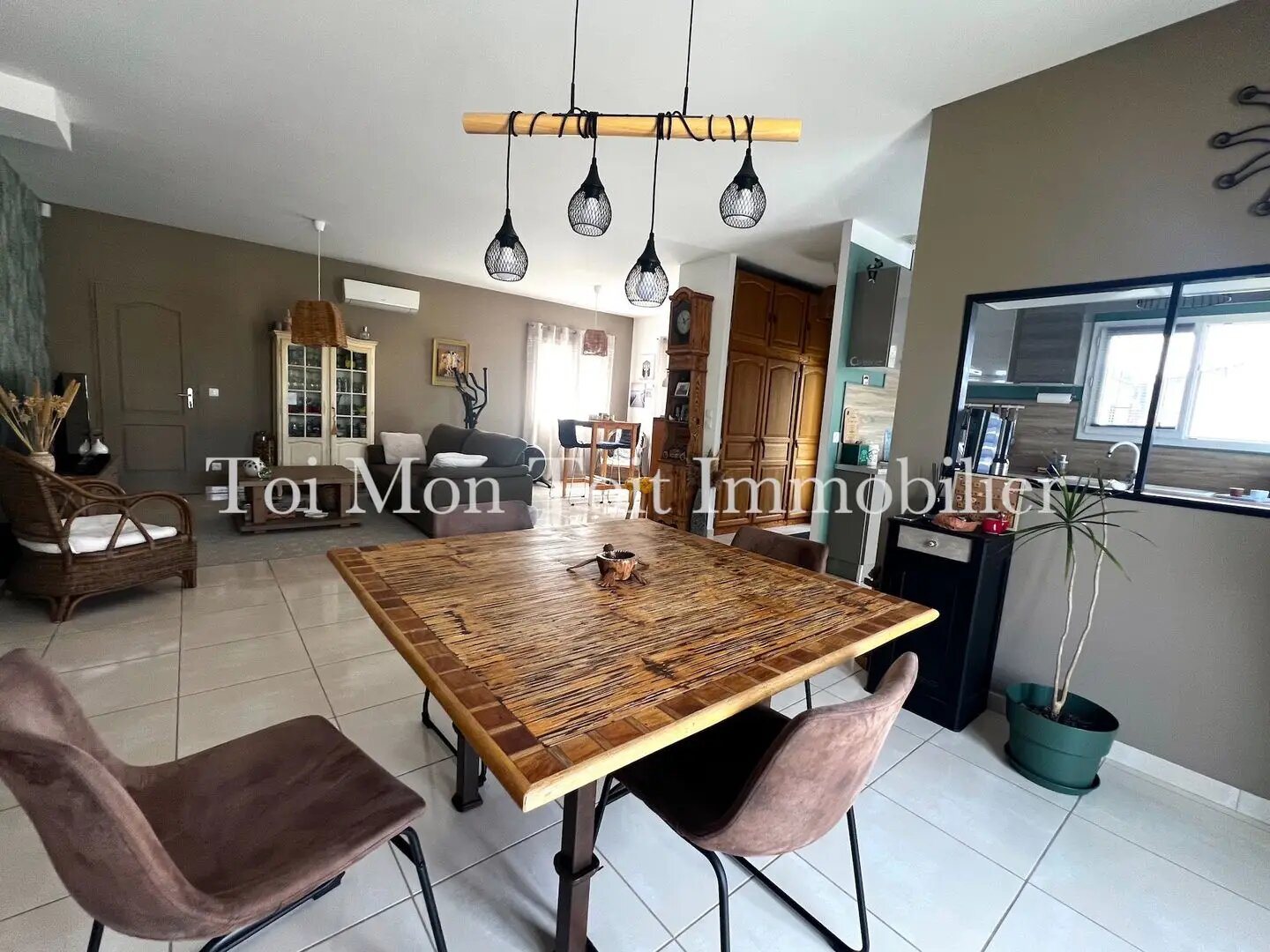 Maison à vendre, 103m², Vic-le-Fesq