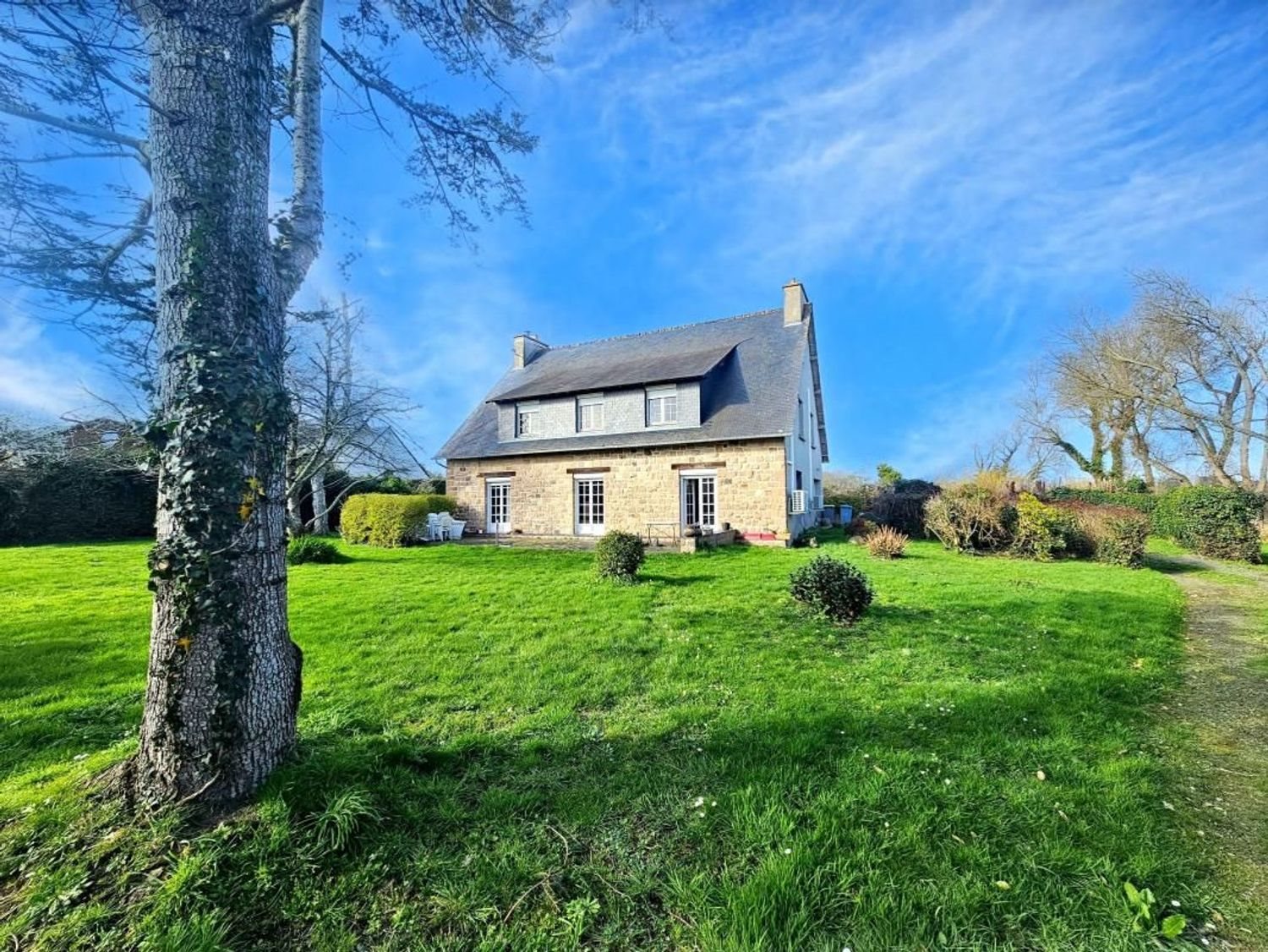 Maison à vendre, 213m², Trévou-Tréguignec