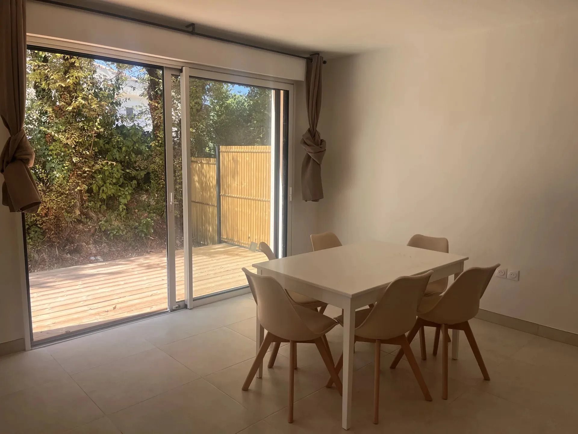 Maison à louer, 89m², Uzès