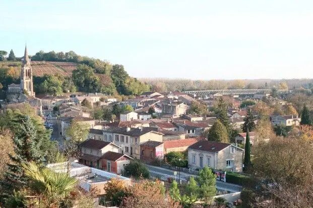 Maison à louer, 139m², Le Tourne