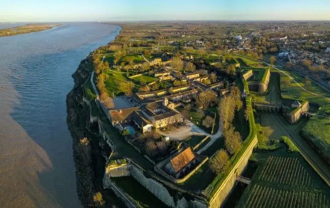 Appartement à louer, 80m², Blaye