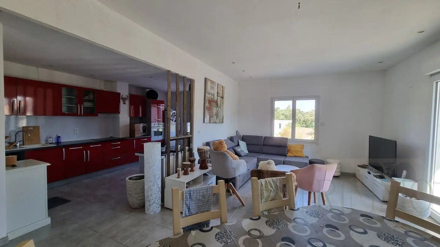 Appartement à louer, 107m², Sussargues