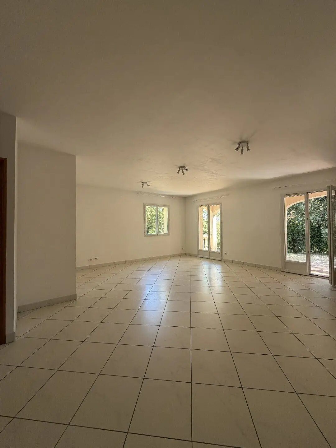 Maison à louer, 119m², Sussargues