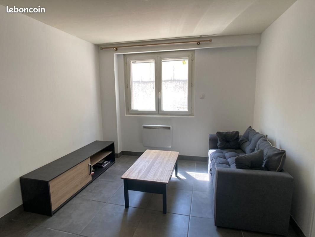 Appartement à louer, 29m², Nîmes
