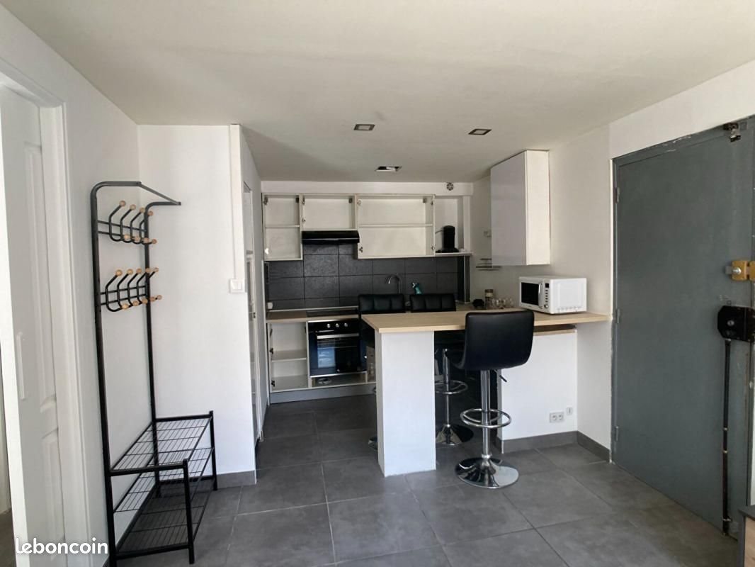 Appartement à louer, 29m², Nîmes