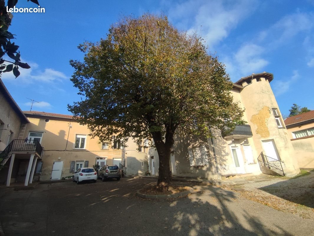 Appartement à louer, 128m², Chuzelles