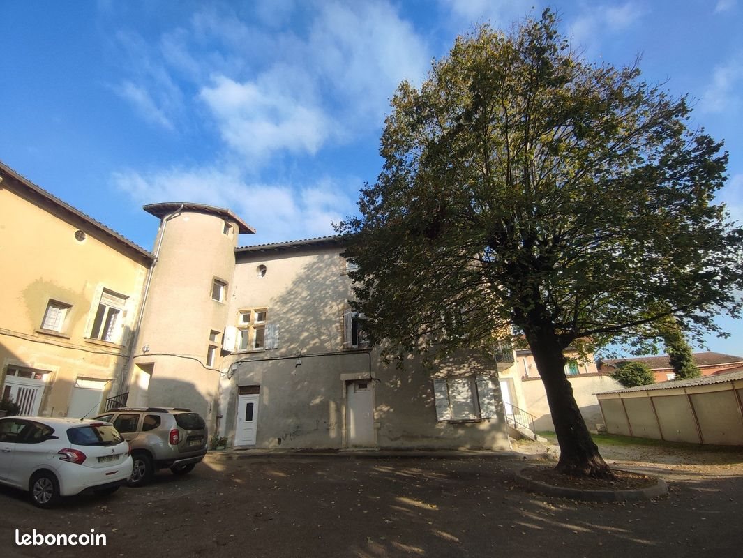 Appartement à louer, 128m², Chuzelles