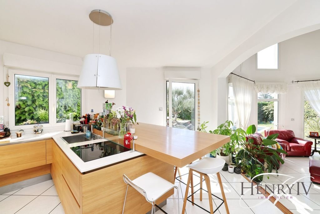 Maison à vendre, 182m², Saint-Nazaire-les-Eymes