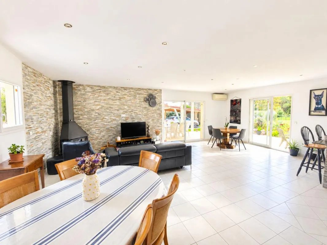 Maison à vendre, 165m², Eysus