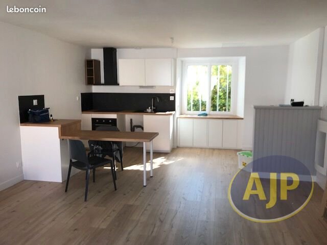 Maison à louer, 57m², Cugand