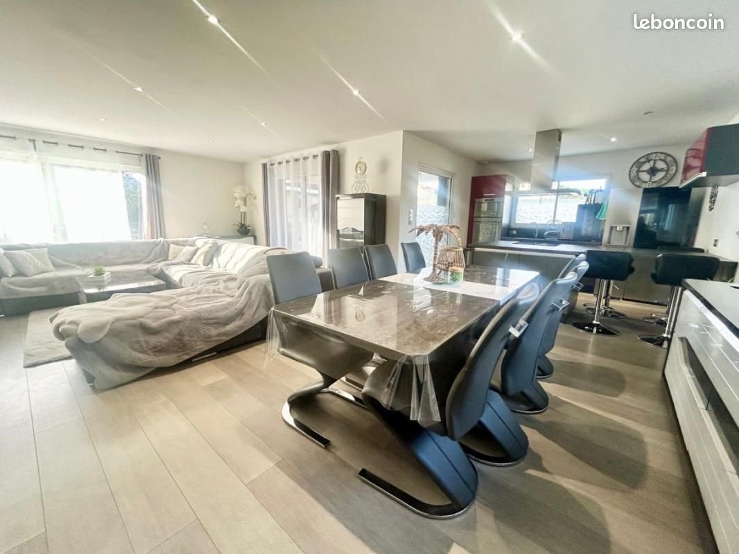 Maison à vendre, 121m², Riom