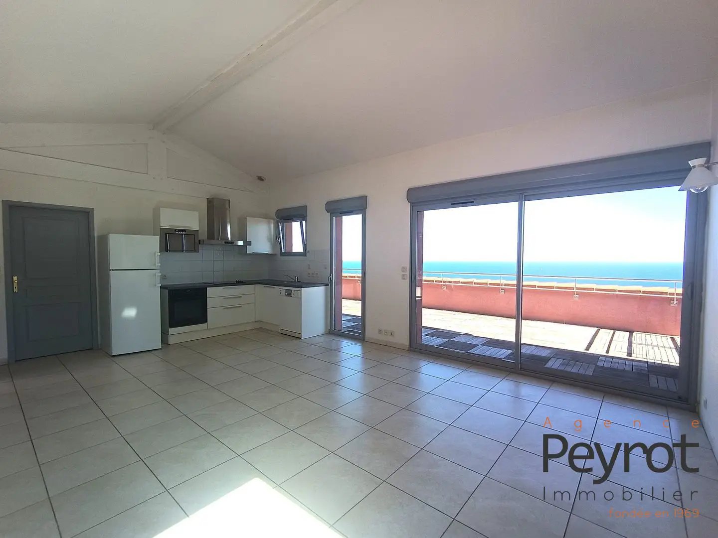 Appartement à louer, 61m², Cerbère
