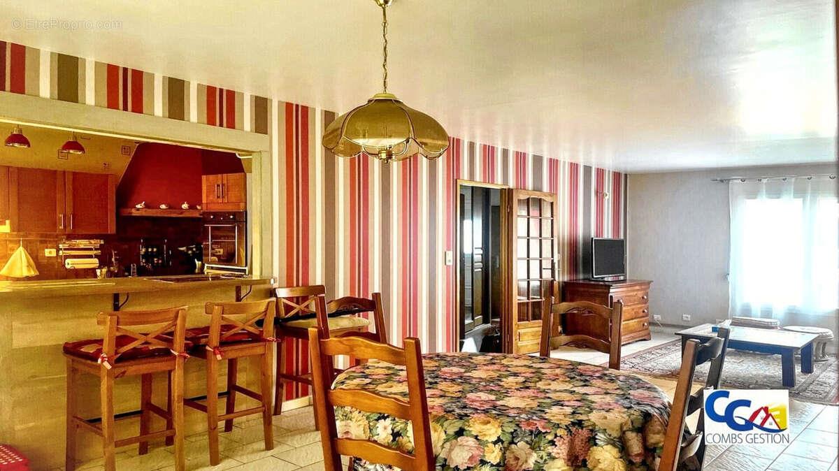 Maison à vendre, 102m², Combs-la-Ville