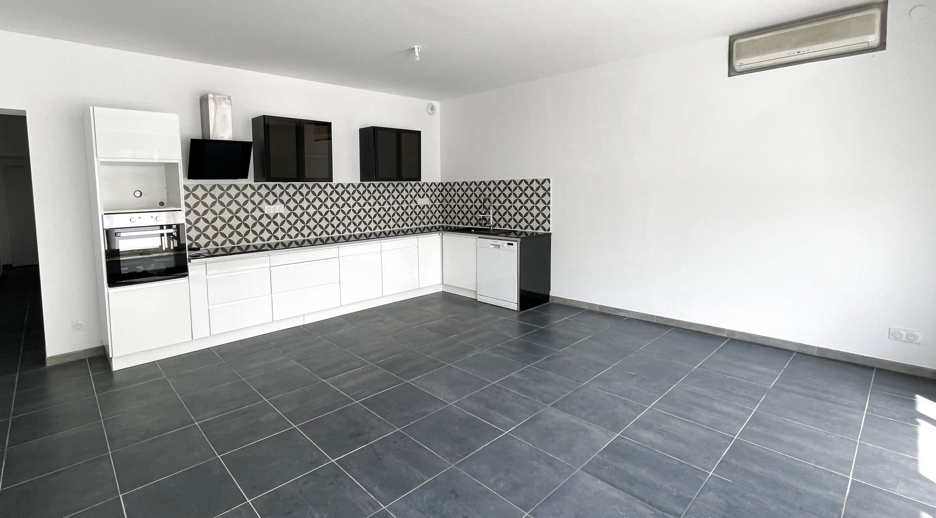 Appartement à louer, 70m², Finhan