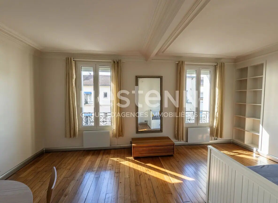 Appartement à louer, 47m², Courbevoie