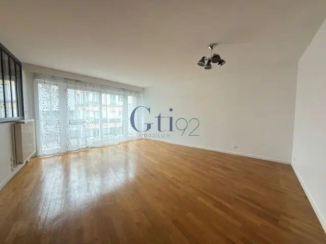 Appartement à louer, 81m², Malakoff