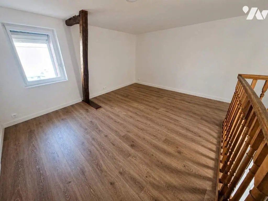Maison à louer, 2m², Étreux