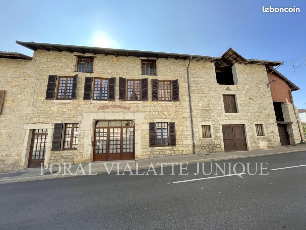 Maison à vendre, 265m², Poncin