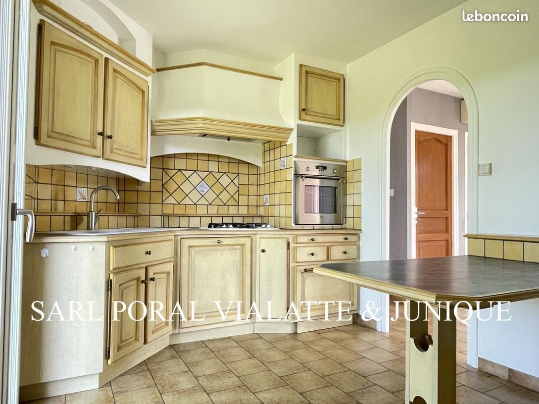 Maison à louer, 90m², Leyment