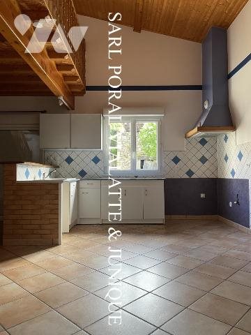 Maison à louer, 121m², Ambronay