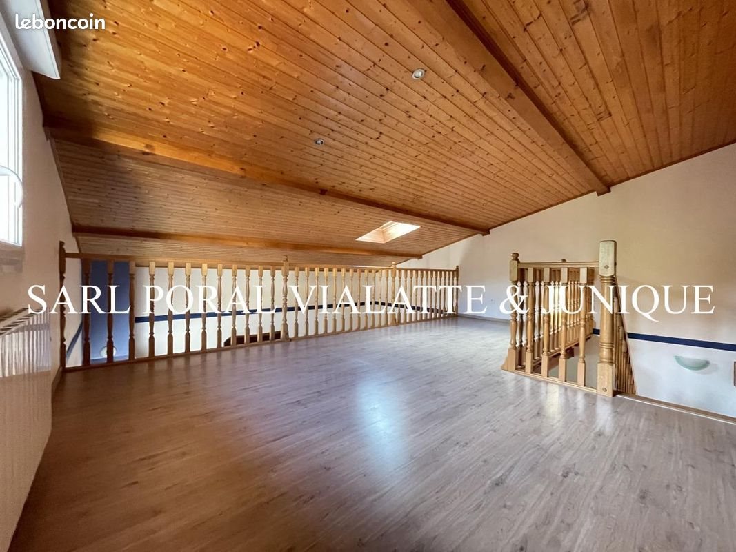 Maison à louer, 121m², Ambronay