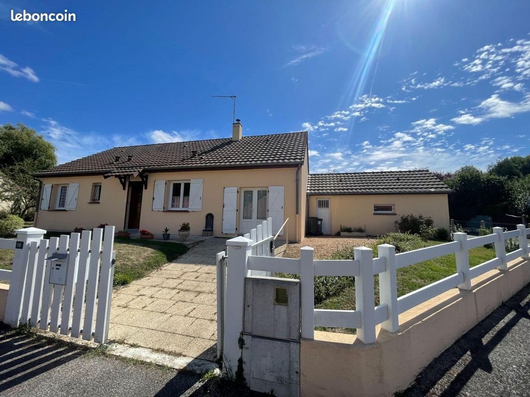 Maison à louer, 94m², Arcisses