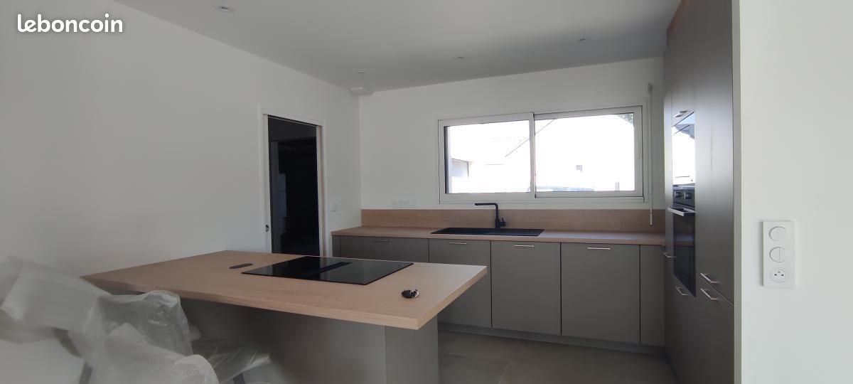 Maison à louer, 89m², Berric