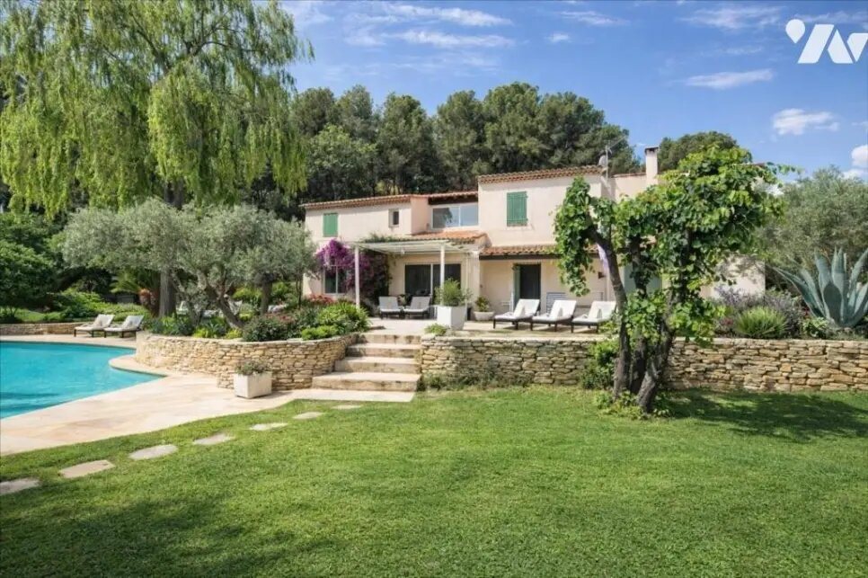 Maison à vendre, 221m², Saint-Mitre-les-Remparts