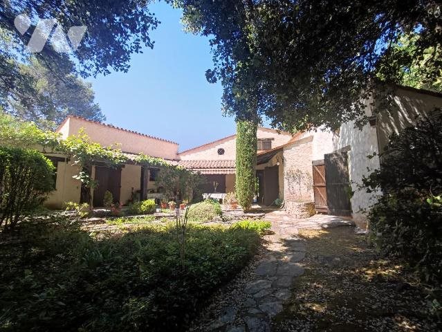 Maison à vendre, 195m², Roquefort-les-Pins