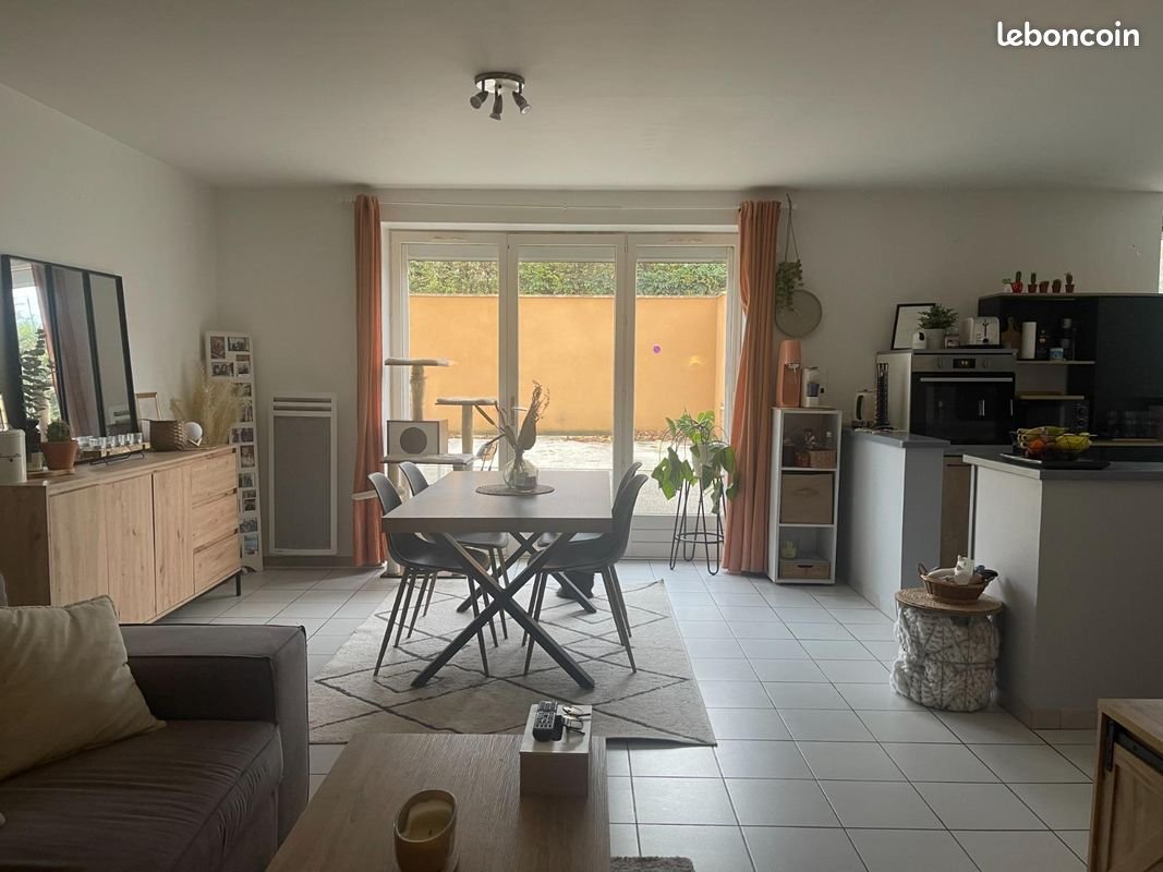 Appartement à louer, 85m², Buellas