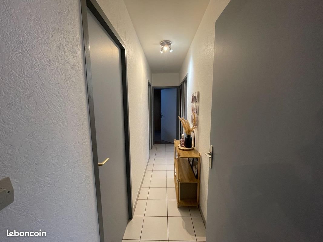 Appartement à louer, 85m², Buellas