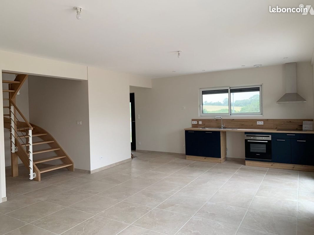 Maison à louer, 90m², Héauville