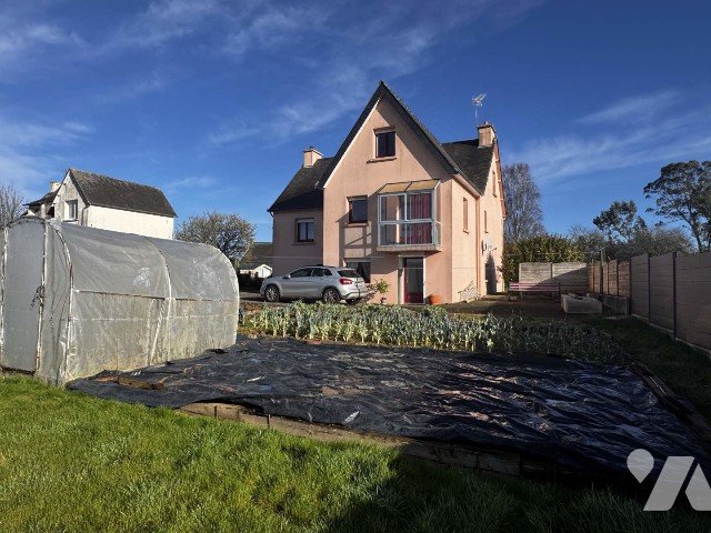 Maison à vendre, 175m², Saint-Hervé