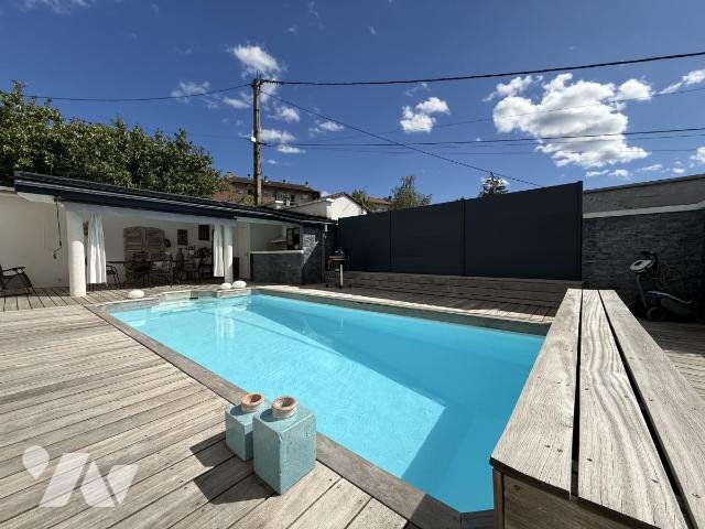 Maison à vendre, 225m², Oyonnax