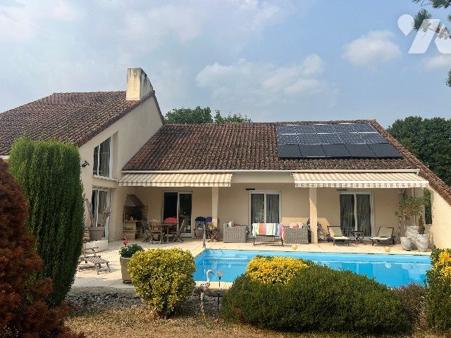 Maison à vendre, 256m², Saint-Victurnien