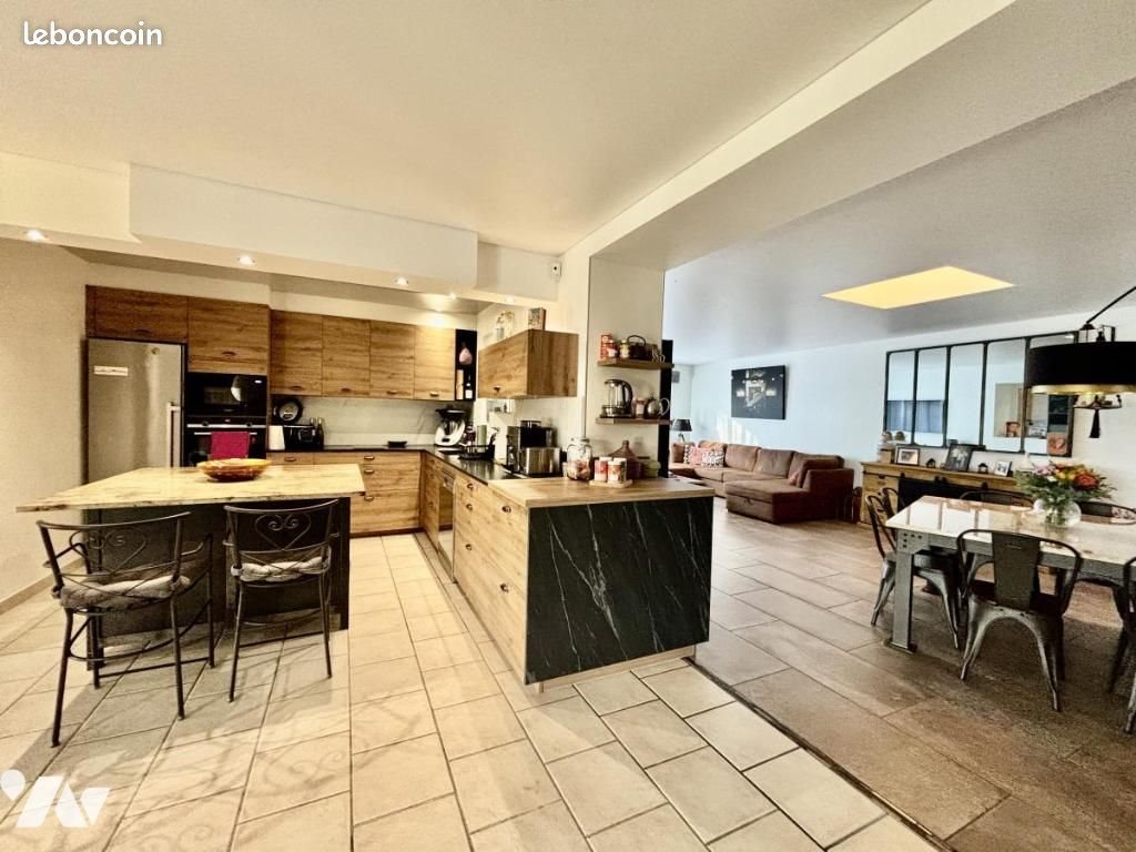 Maison à vendre, 141m², Forcalquier