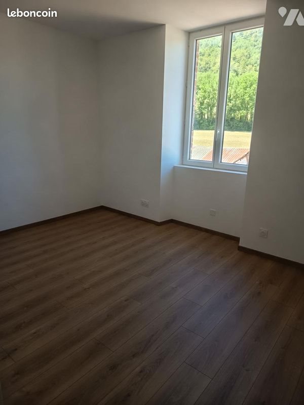 Appartement à louer, 76m², Rompon