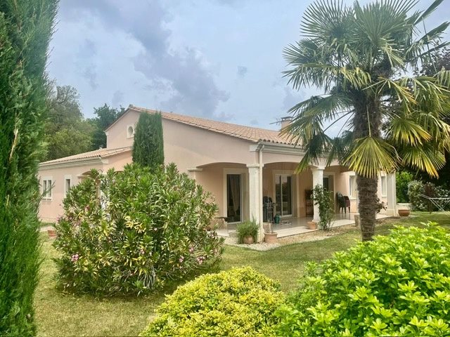 Maison à vendre, 169m², Roullet-Saint-Estèphe
