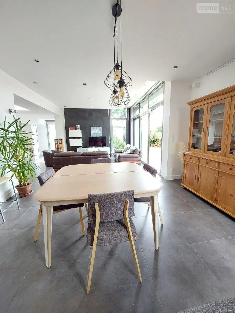 Maison à vendre, 242m², Saint-Erblon