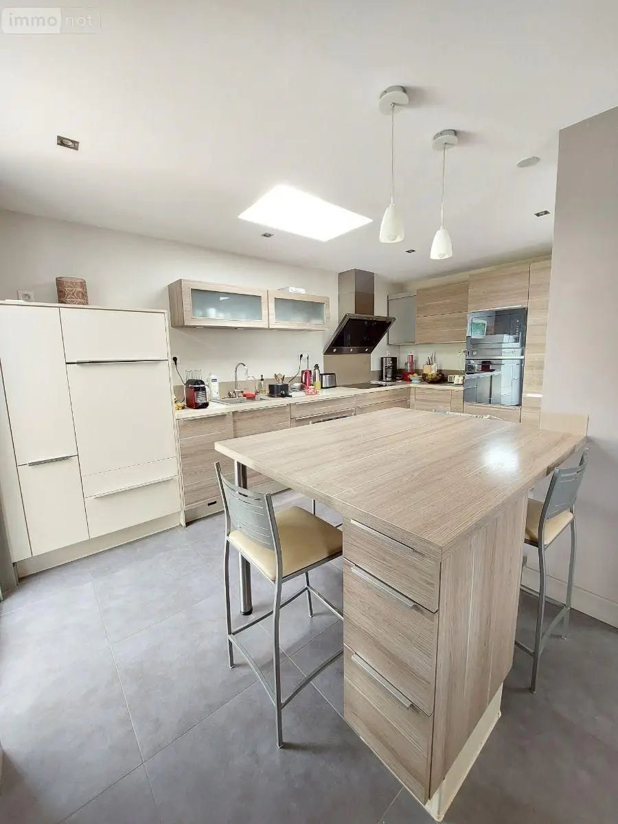 Maison à vendre, 242m², Saint-Erblon